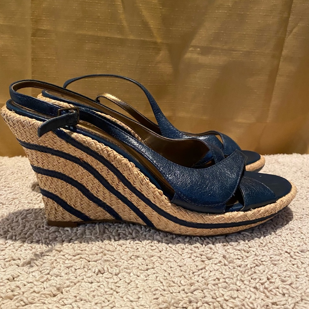 Bandolino cute blue wedge sandals size 10.5